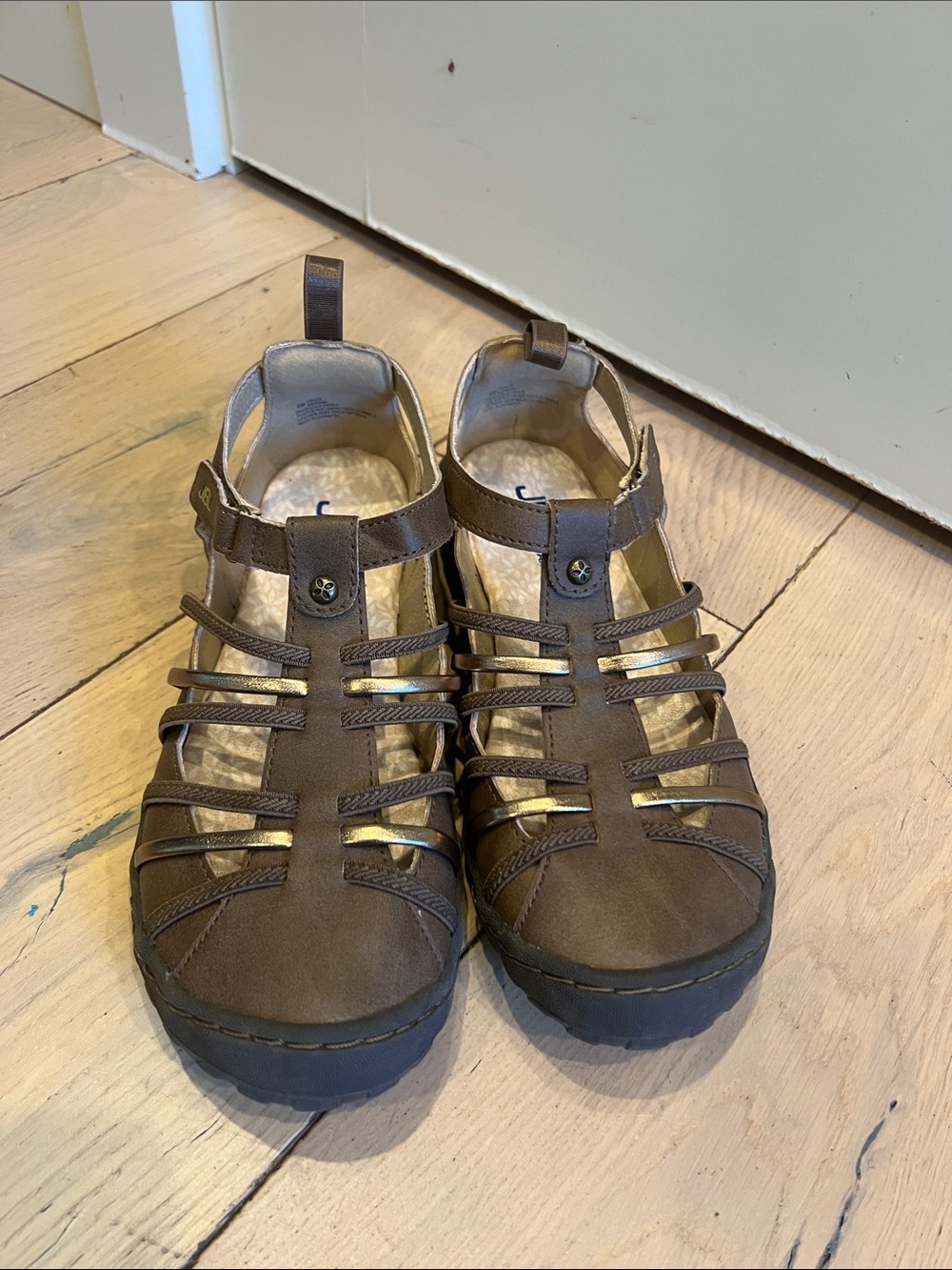 JBU Brown women’s Strappy Closed-Toe Sandals with Metallic Accents